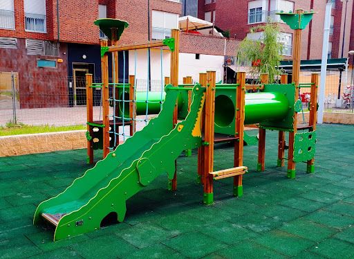juegos infantiles en parques públicos