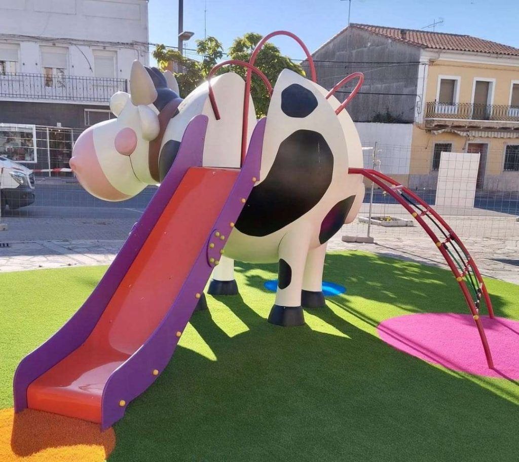 parques infantiles y mobiliario urbano